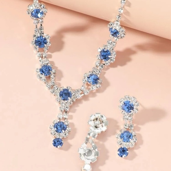 Cubic Zirconia Luxurious Necklace & Drop Earrings - Picture 2 of 4